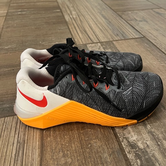 Nike Metcon 5 Orange Black laser Women’s size 6 - Picture 4 of 10